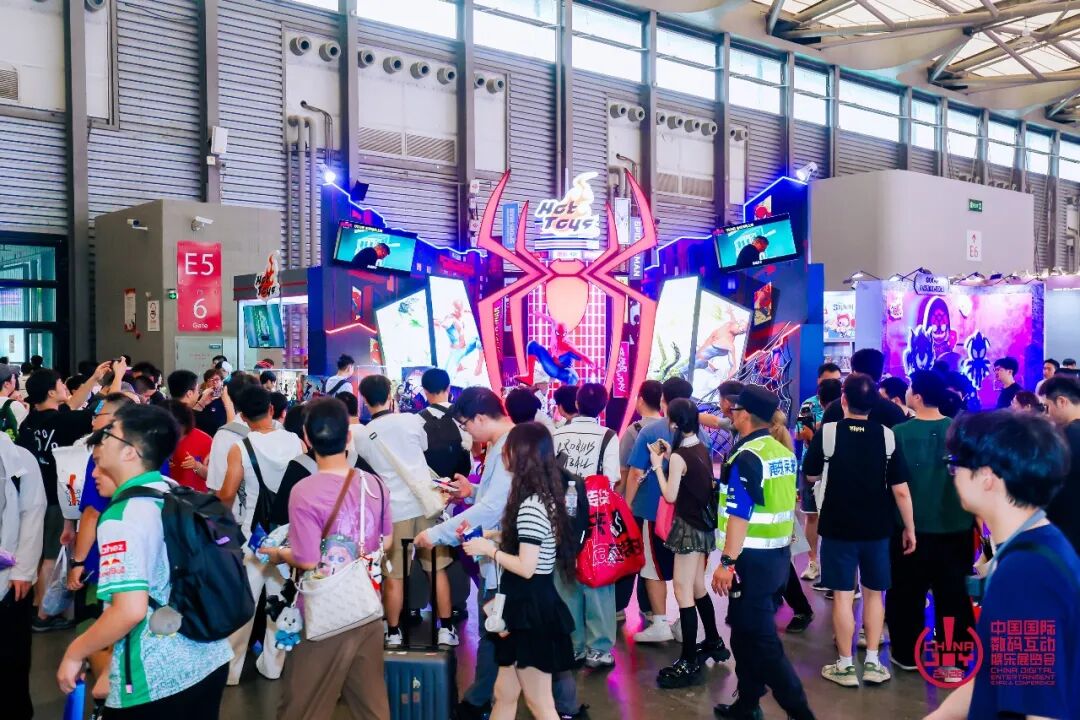43.89万人次再创新高!第23届ChinaJoy圆满落幕:感谢有你,共赴这场“与AI同游”的盛夏之约 https://cms3.chinajoy.net/157/upload/resources/image/103578.jpg?token=Bearer eyJhbGciOiJIUzUxMiJ9.eyJpc3MiOiJlY2hpc2FuIiwic3ViIjoie1wiY2xpZW50XCI6XCJXRUJcIixcInR5cGVcIjpcIlVTRVJcIixcIm5hbWVcIjpcInVzZXIyX2FwaVwiLFwic2lnbmF0dXJlXCI6bnVsbCxcImV4cGlyZXNfaW5cIjoxODAwMDAwMH0iLCJpYXQiOjE3ODU4MzQ1ODEsImV4cCI6MTc4NTg1MjU4MX0.HoThmgOAUMt0EpWerAm8NYzl6DOy1GtDxDIOGVxXjea3HVMpGDIiP16BBotix2abTm3MiXT5hcOKdUHNC1Lp7g